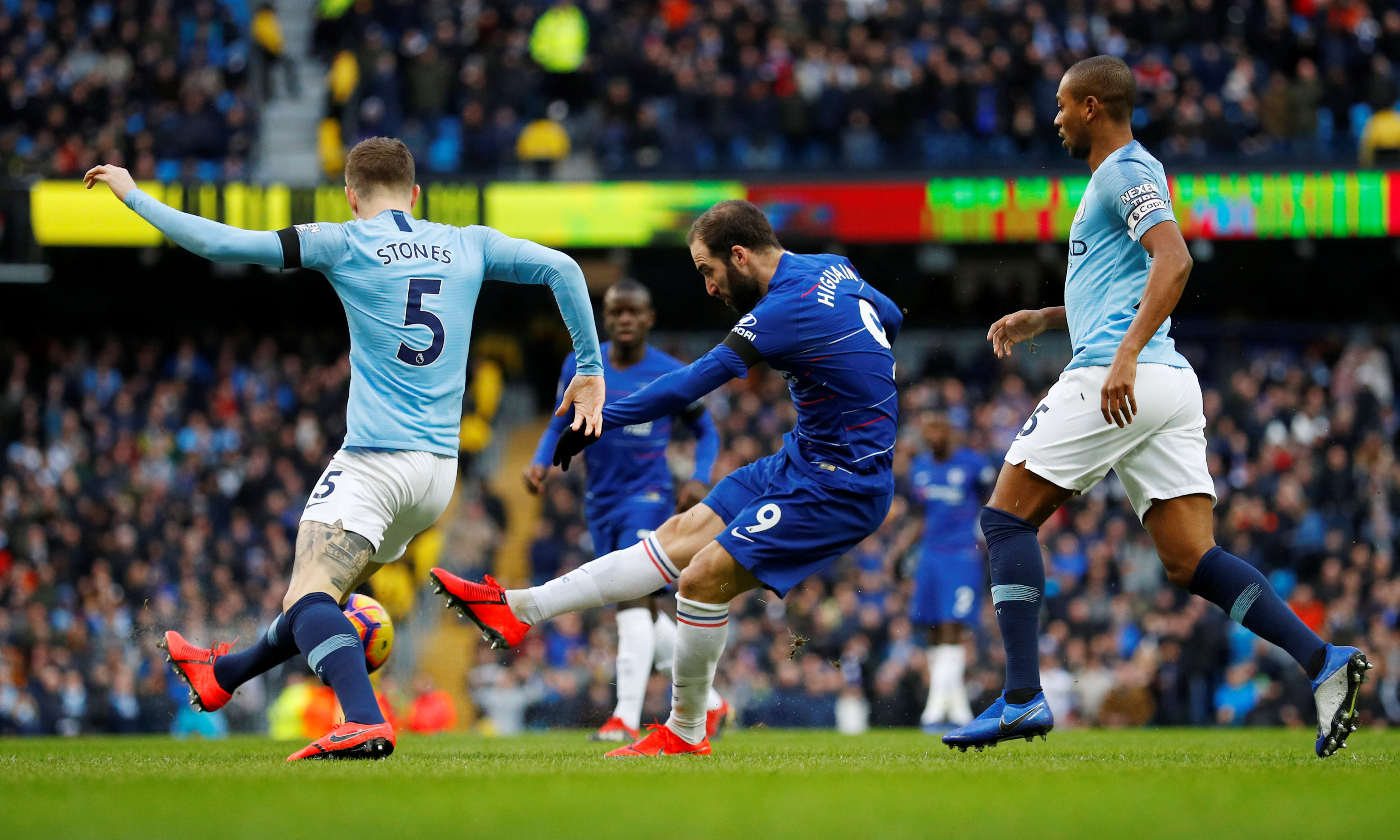 购买次数与 购买次数与